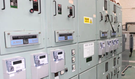 Painéis elétricos industriais com dispositivos de medição
